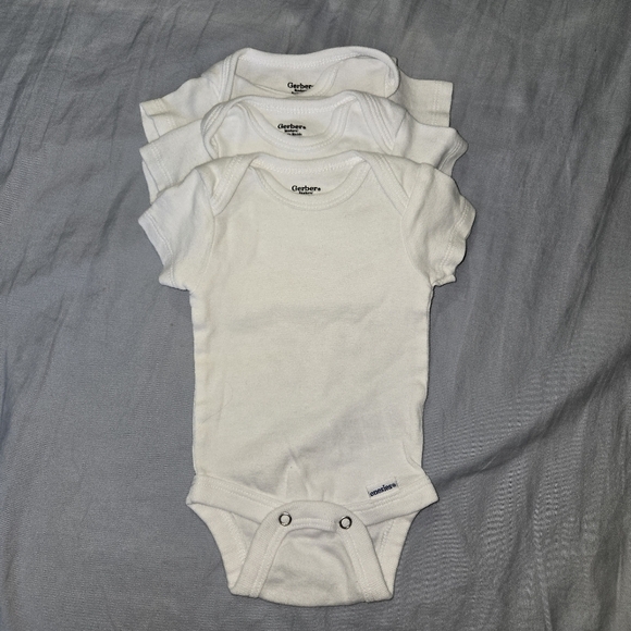 LOT of 16 Newborn Baby Boy Clothes Dinosaurs Theme - Picture 5 of 7